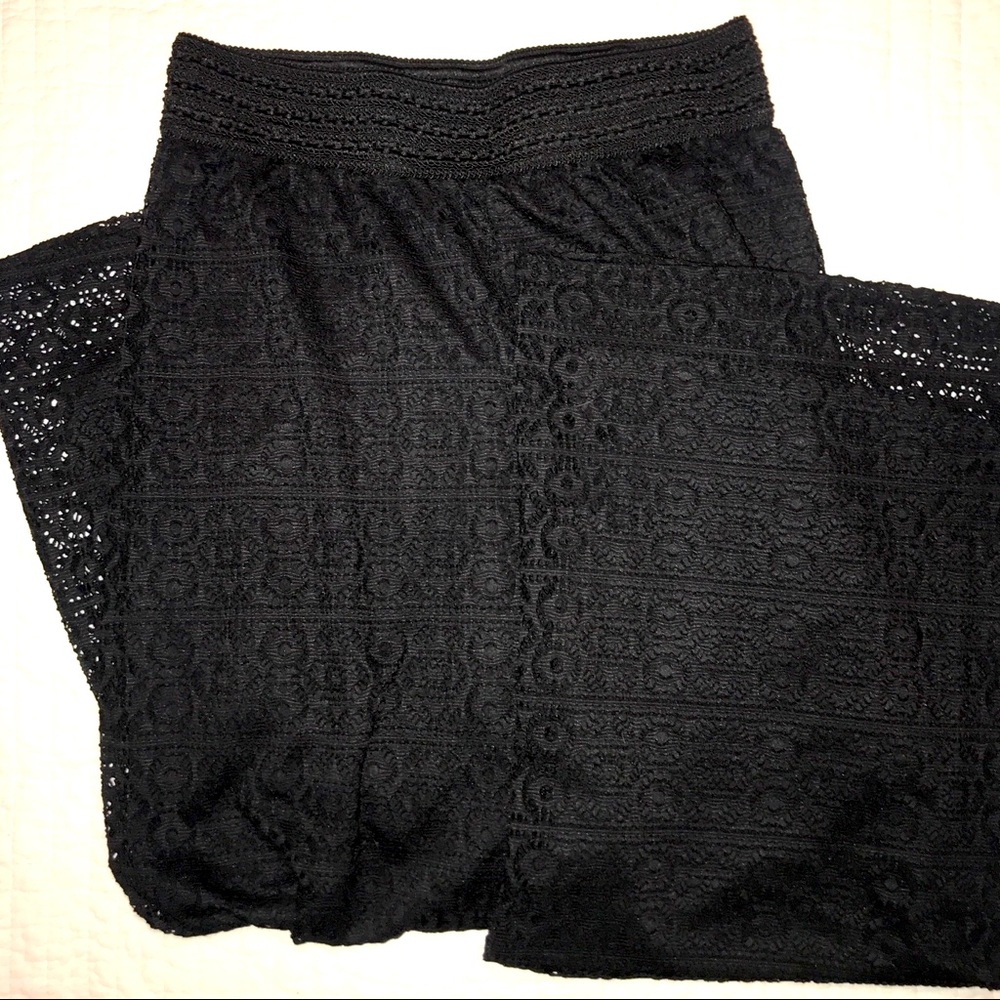 EUC Black Eyelet Lace Lined Palazzo Pants Size M.